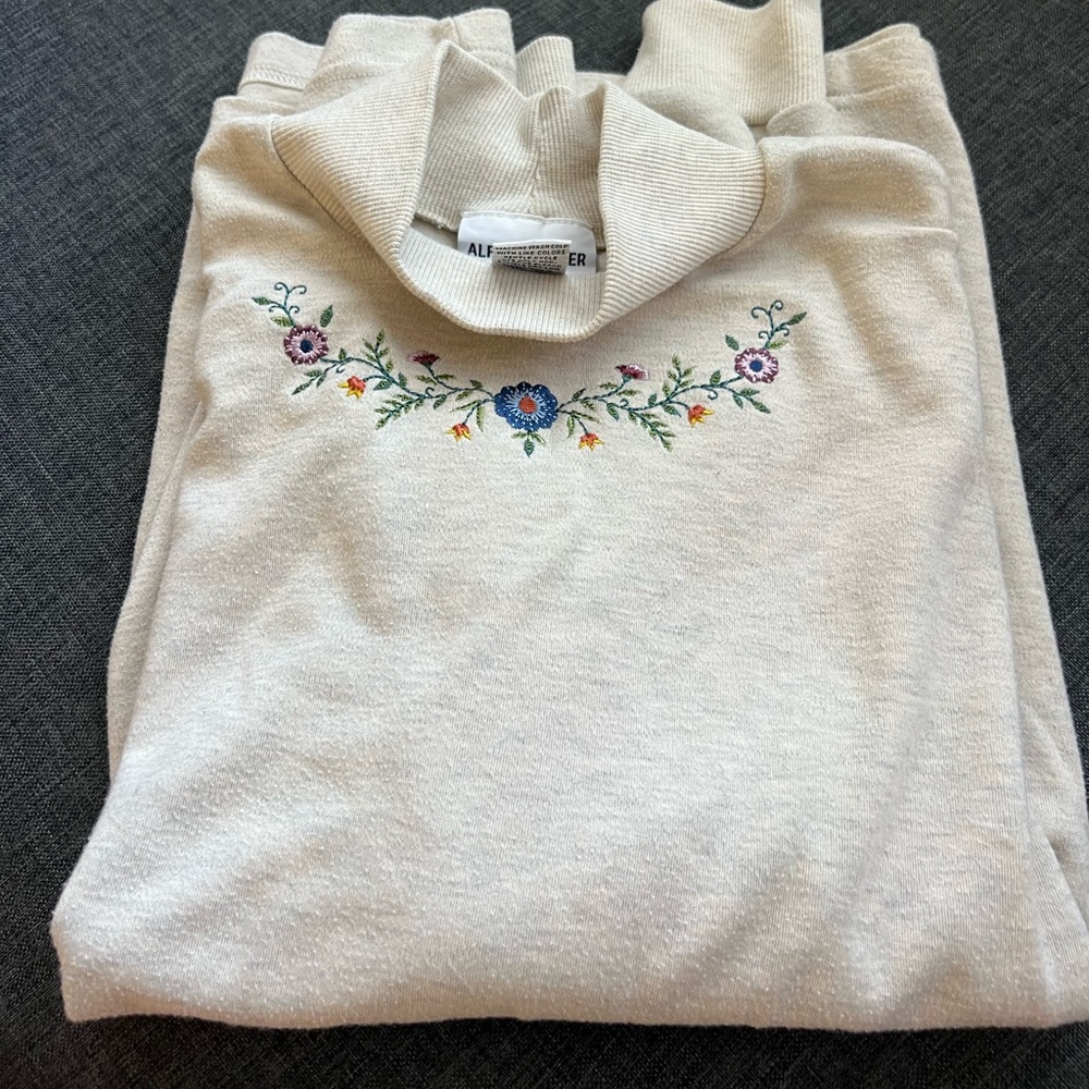 Embroidered floral cozy sweatshirt